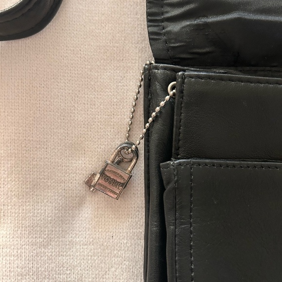 Vintage Fossil Black Soft Pebbled Leather Crossbody Bag - Picture 3 of 11